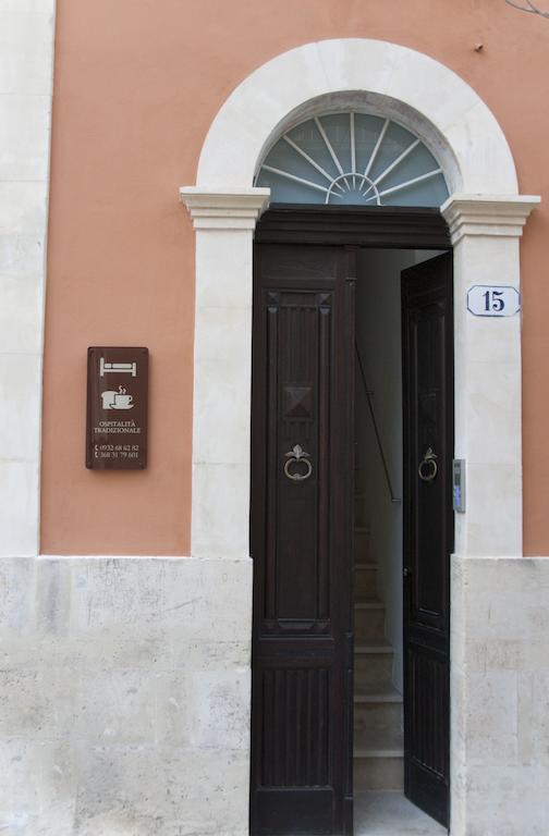 Le Stanze Del Sole Acomodação com café da manhã Ragusa Exterior foto