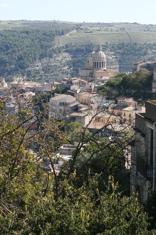 Le Stanze Del Sole Acomodação com café da manhã Ragusa Exterior foto